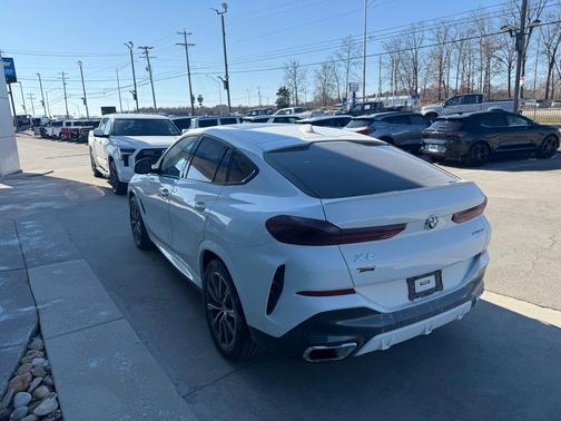 2023 BMW X6 xDrive40i