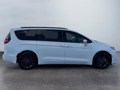 2021 Chrysler Pacifica Touring