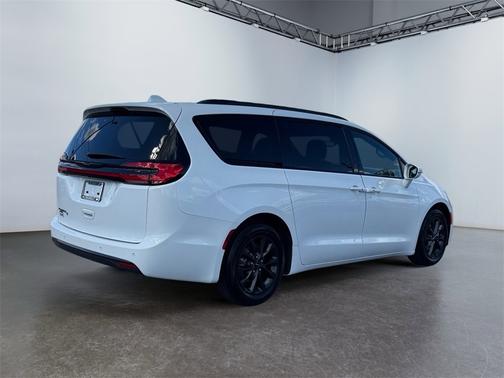 2021 Chrysler Pacifica Touring