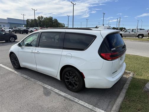 2021 Chrysler Pacifica Touring