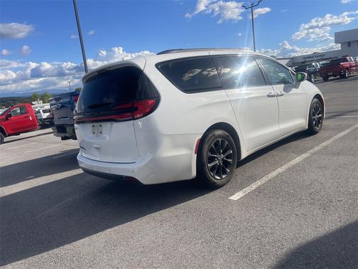 2021 Chrysler Pacifica Touring