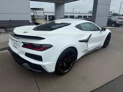 Arctic White 2025 Chevrolet Corvette Z06