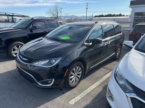 2017 Chrysler Pacifica Touring L