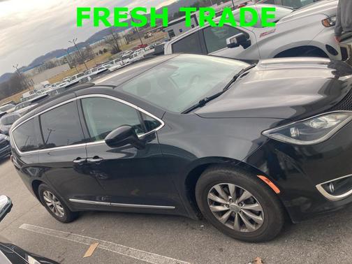2017 Chrysler Pacifica Touring L