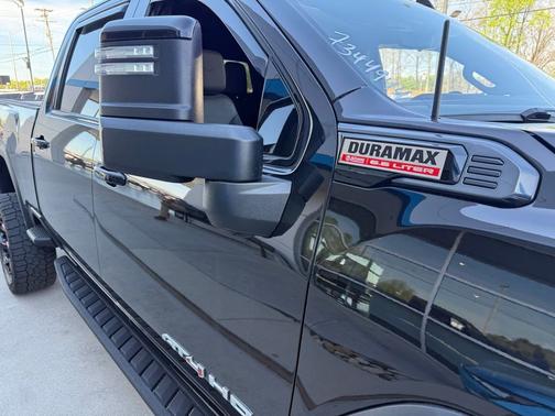 Onyx Black 2024 GMC Sierra 2500 AT4