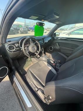 Black Uni 2012 Volkswagen Beetle 2.5L