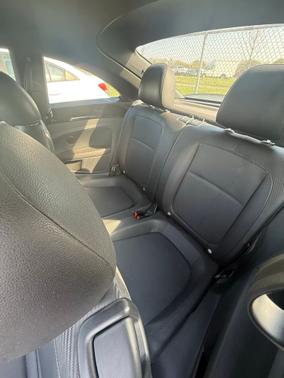 Black Uni 2012 Volkswagen Beetle 2.5L