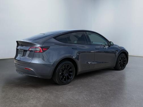 Midnight Silver Metallic 2023 Tesla Model Y Long Range