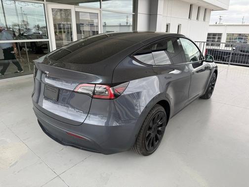 Midnight Silver Metallic 2023 Tesla Model Y Long Range