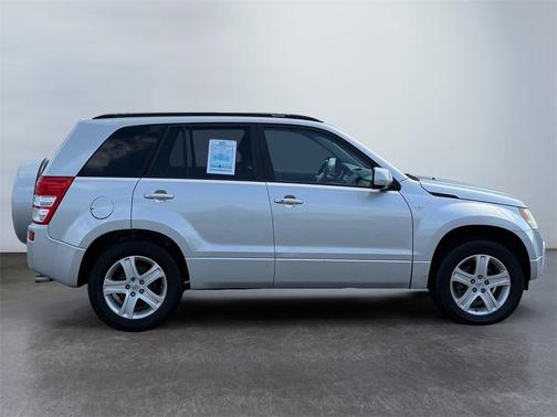 2006 Suzuki Grand Vitara Luxury