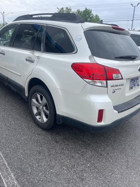 Satin White Pearl 2013 Subaru Outback 2.5i