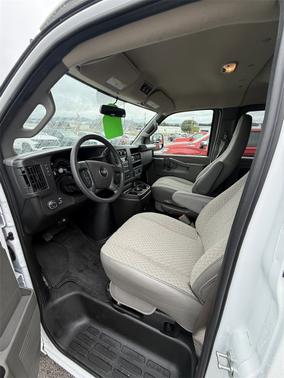 2025 Chevrolet Express 3500 LS