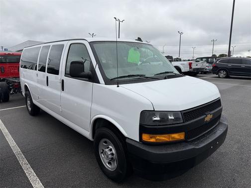 2025 Chevrolet Express 3500 LS