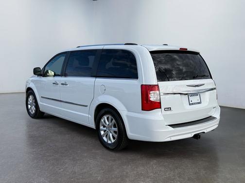 2016 Chrysler Town & Country Limited