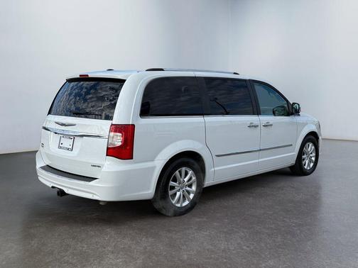 2016 Chrysler Town & Country Limited