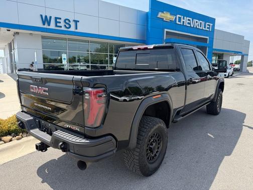 Onyx Black 2024 GMC Sierra 2500 AT4X