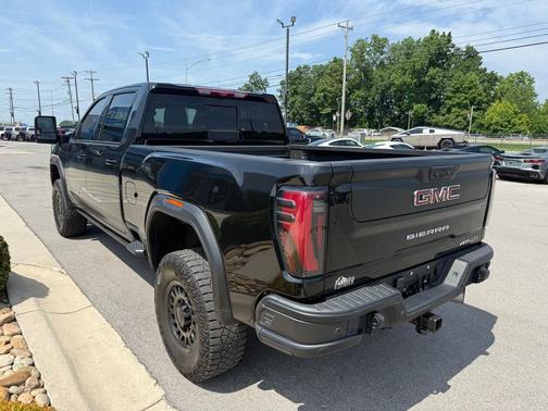 Onyx Black 2024 GMC Sierra 2500 AT4X