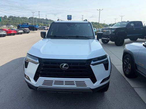 White Pearl 2024 Lexus GX 550 Overtrail+