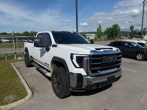 Summit White 2024 GMC Sierra 2500 SLE