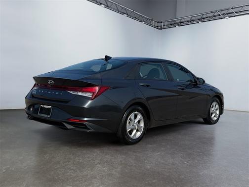 2021 Hyundai ELANTRA SE