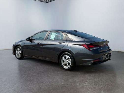 2021 Hyundai ELANTRA SE