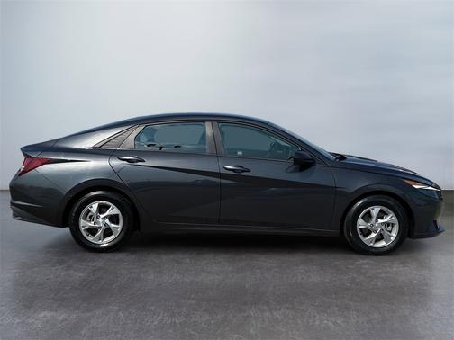2021 Hyundai ELANTRA SE