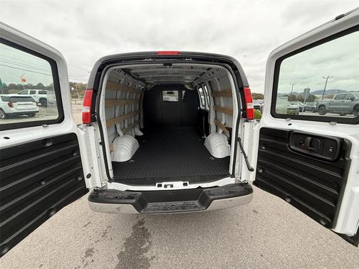 2024 GMC Savana 2500 Work Van