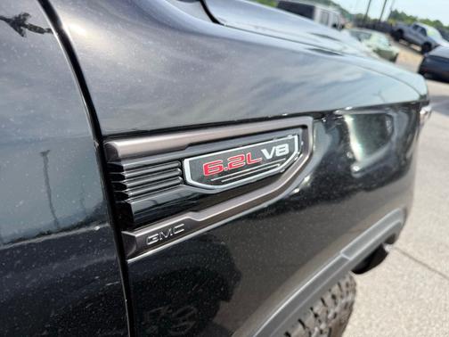 Onyx Black 2024 GMC Sierra 1500 AT4X