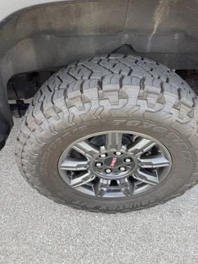 Onyx Black 2024 GMC Sierra 1500 AT4X