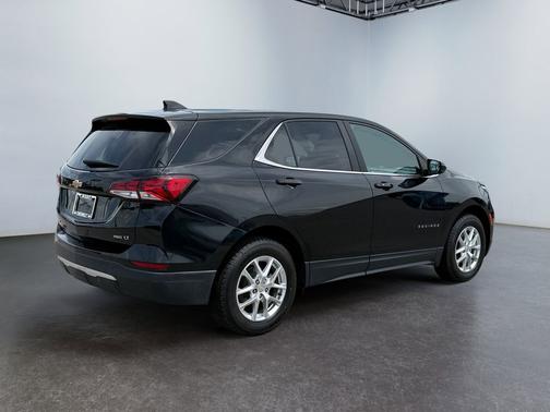 Mosaic Black Metallic 2022 Chevrolet Equinox LT