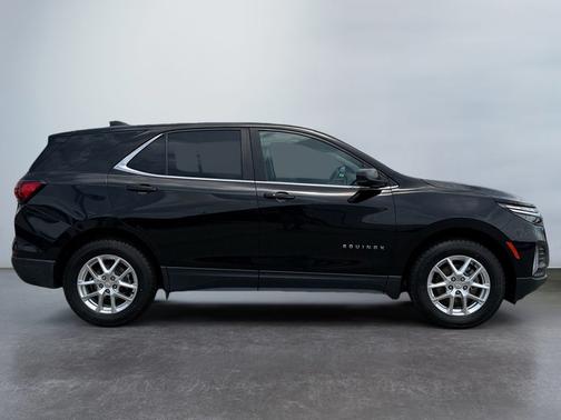 Mosaic Black Metallic 2022 Chevrolet Equinox LT