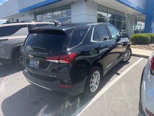 Mosaic Black Metallic 2022 Chevrolet Equinox LT