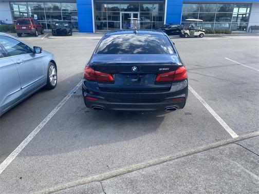 2018 BMW 530 530i
