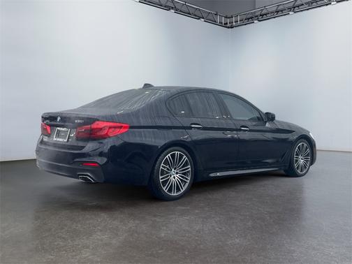 2018 BMW 530 530i