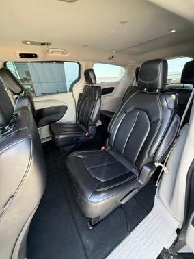 Ceramic Gray Clearcoat 2023 Chrysler Pacifica Touring L