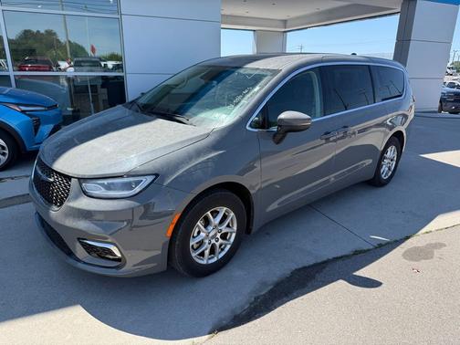 Ceramic Gray Clearcoat 2023 Chrysler Pacifica Touring L