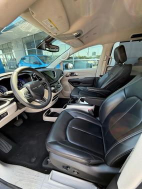 Ceramic Gray Clearcoat 2023 Chrysler Pacifica Touring L
