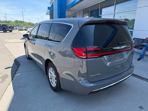 Ceramic Gray Clearcoat 2023 Chrysler Pacifica Touring L