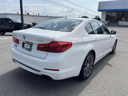 2019 BMW 540 540i