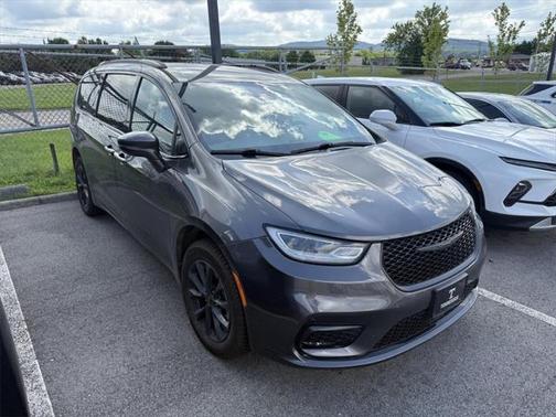 2021 Chrysler Pacifica Touring L