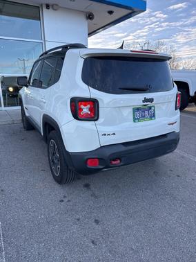 2017 Jeep Renegade Trailhawk