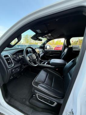 Bright White Clearcoat 2023 RAM 1500 Laramie