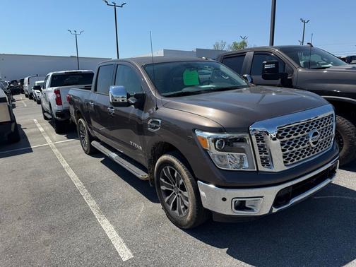 2017 Nissan Titan SL