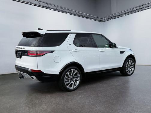 2020 Land Rover Discovery Landmark Edition