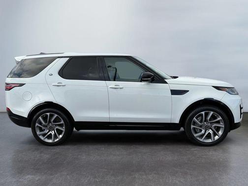 2020 Land Rover Discovery Landmark Edition