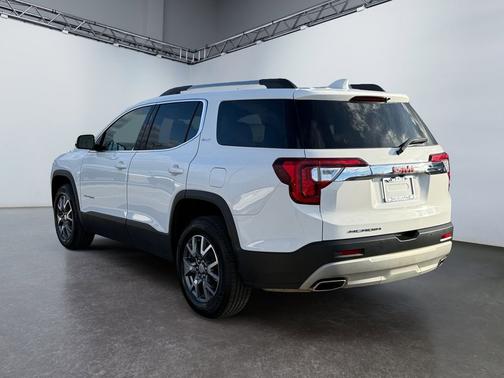 2022 GMC Acadia SLT