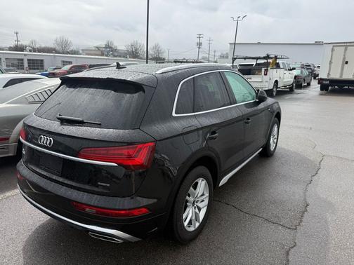 2023 Audi Q5 45 S line Premium