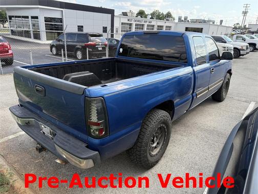 2004 Chevrolet Silverado 1500 LS