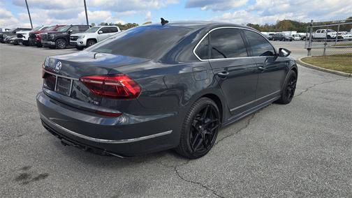 2017 Volkswagen Passat 1.8T R-Line