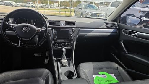 2017 Volkswagen Passat 1.8T R-Line